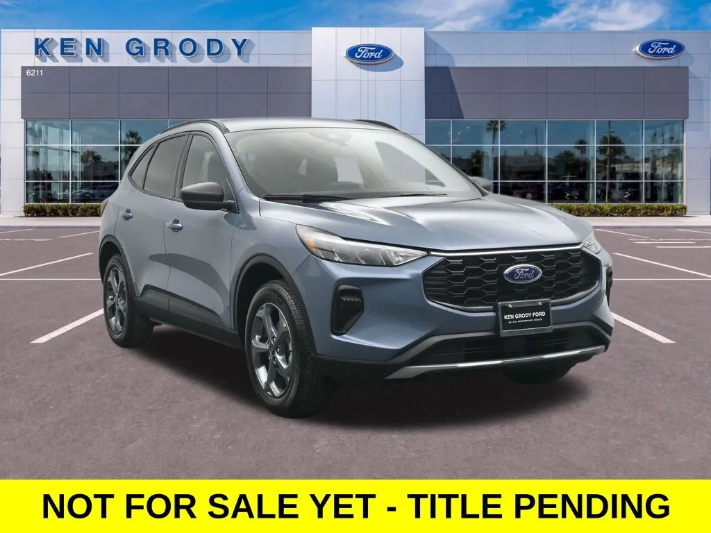 2025 Ford Escape ST-Line FWD's photo