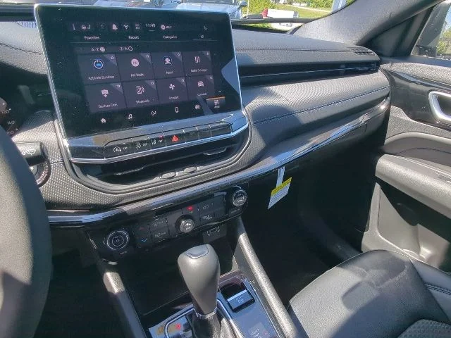 New 2026 Black Jeep Latitude image 15
