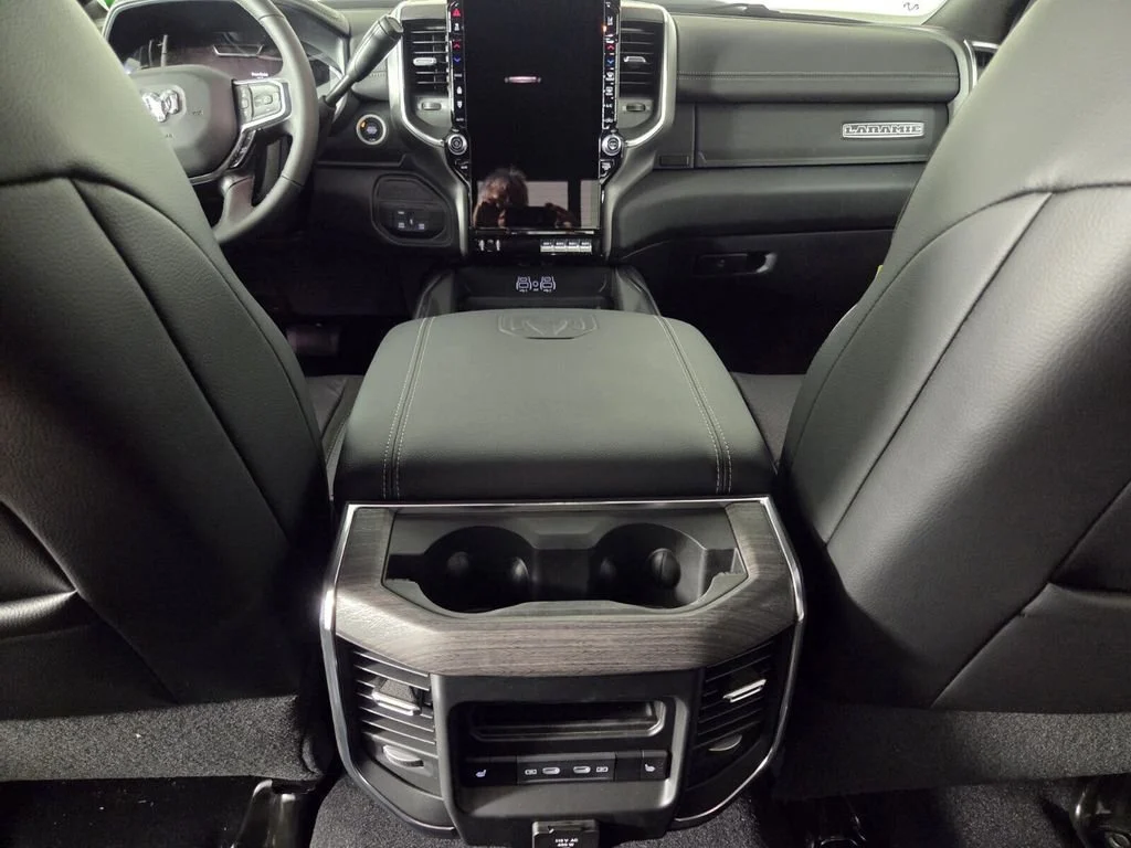 New 2026 Granite Crystal Metallic Clear-Coat Exterior Paint RAM Laramie image 19