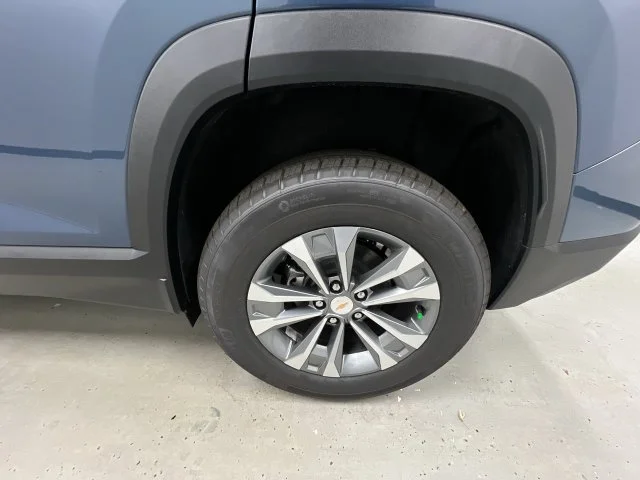 2027 Chevrolet Equinox LT - Photo 33