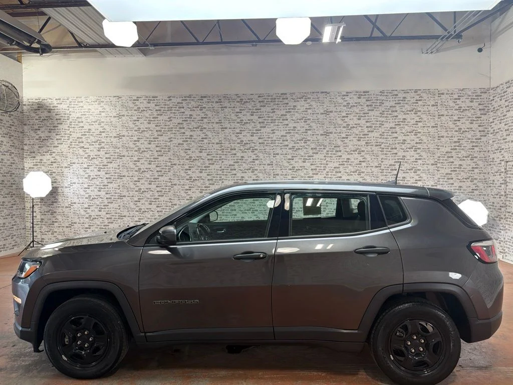 Used 2020 Granite Crystal Metallic Clearcoat Jeep Sport image 4