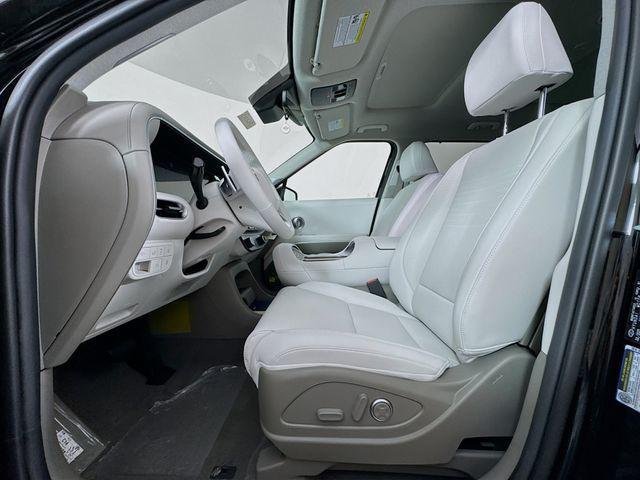 New 2026 Black Hyundai Limited FWD image 39