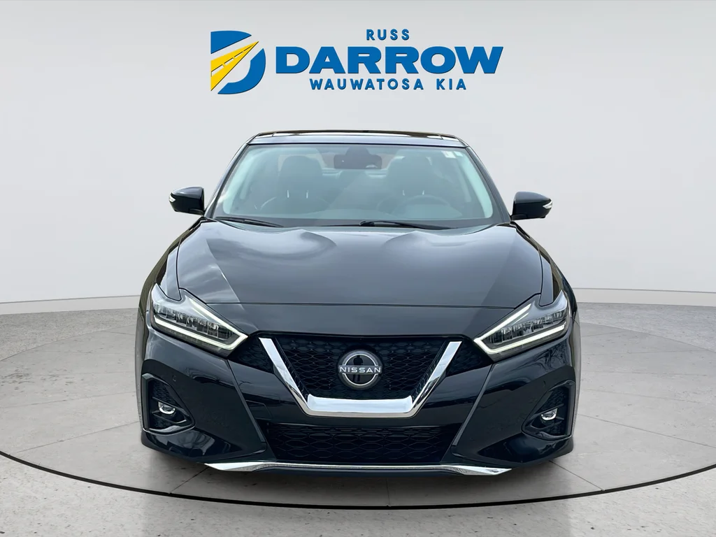 Used 2023 Black Nissan Platinum image 8