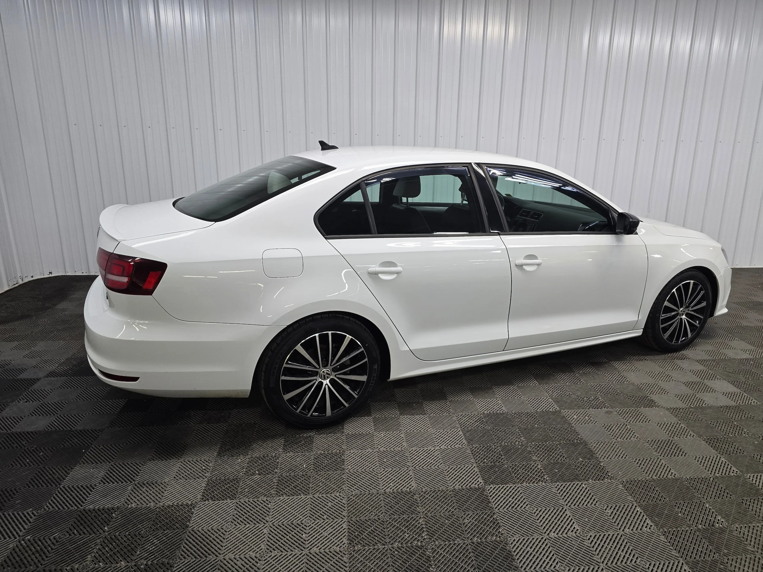 Used 2016 Pure White Volkswagen 1.8T Sport Manual image 3