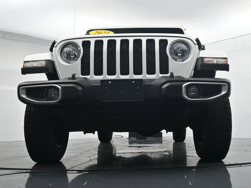 Used 2021 White Jeep Sport image 32