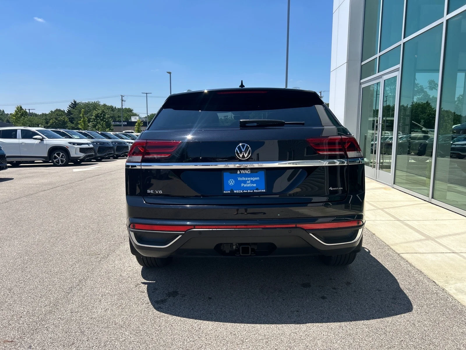 Certified Used 2023 Deep Black Pearl (2t2t) Volkswagen V6 SE 4Motion image 4