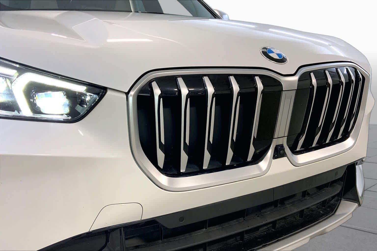 Certified Used 2024 Mineral White Metallic BMW xDrive28i image 32