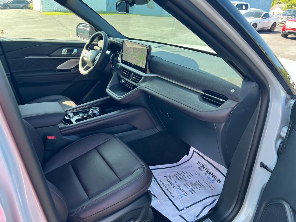 New 2026 White Ford Platinum image 28
