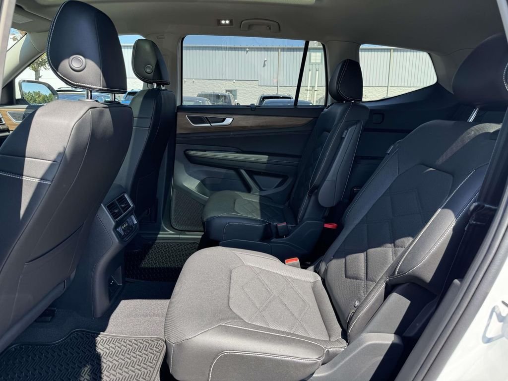 2026 Volkswagen Atlas SE w/Tech - Photo 15