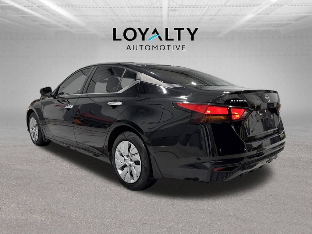 Used 2022 Black Nissan 2.5 S image 3