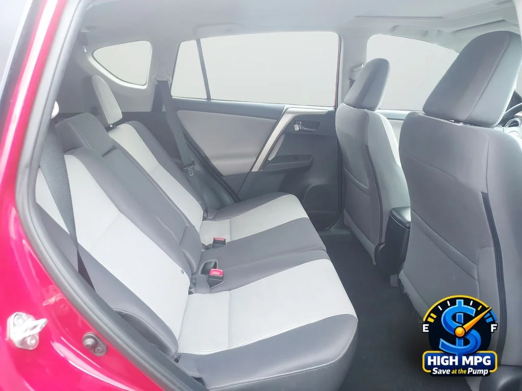 Used 2014 Red Toyota XLE image 25