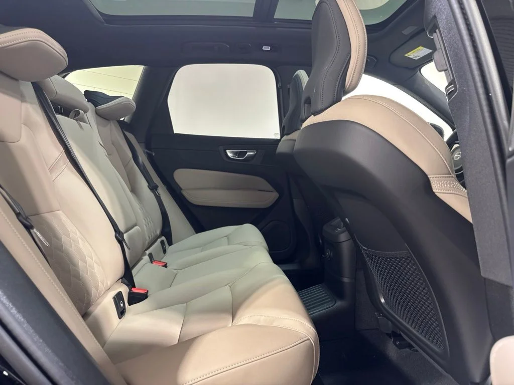 New 2026 Onyx Black Metallic Volvo T8 Plus image 25