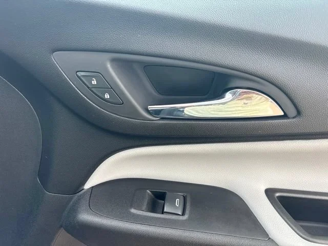 2020 Chevrolet Equinox LS - Photo 39