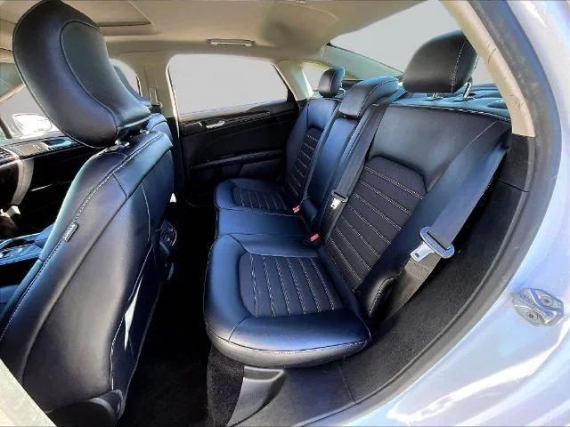 Used 2018 Oxford White Ford SE image 65