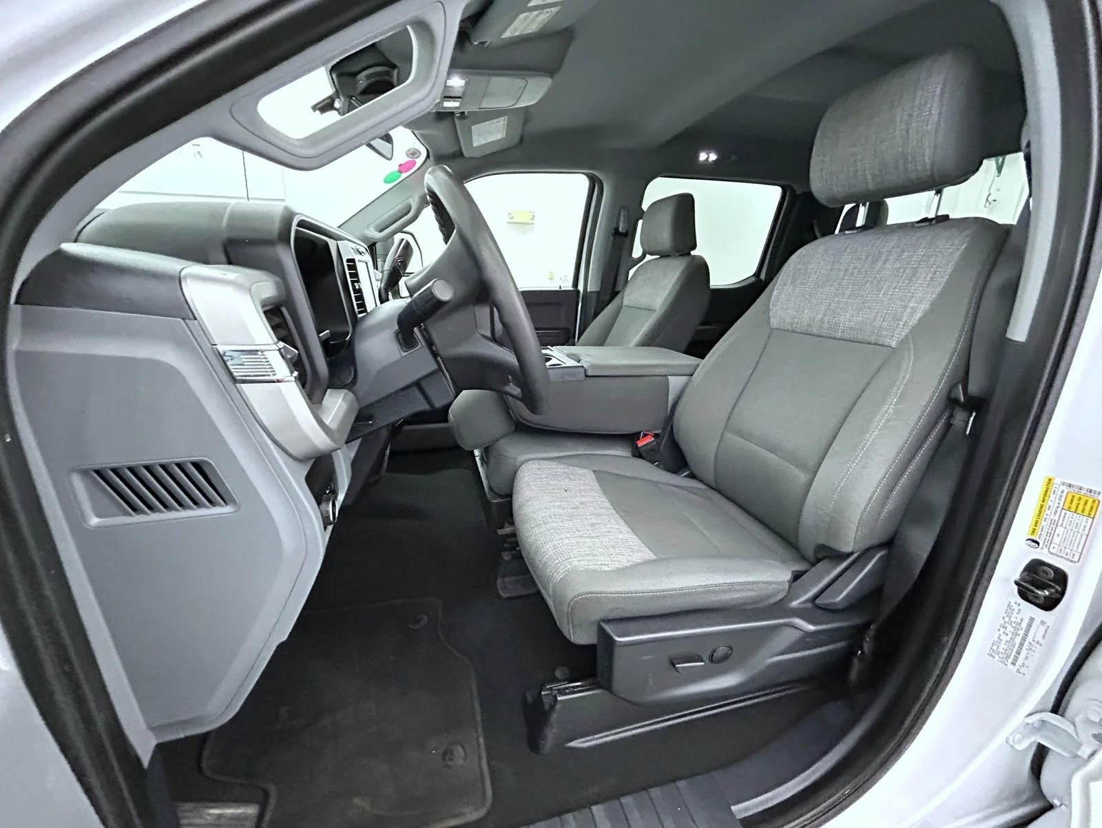 Used 2025 White Ford XLT image 10