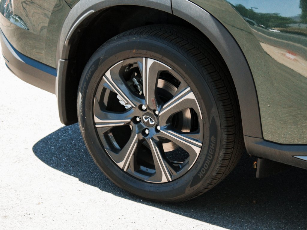 New 2027 DEEP EMERALD INFINITI Autograph AWD image 4