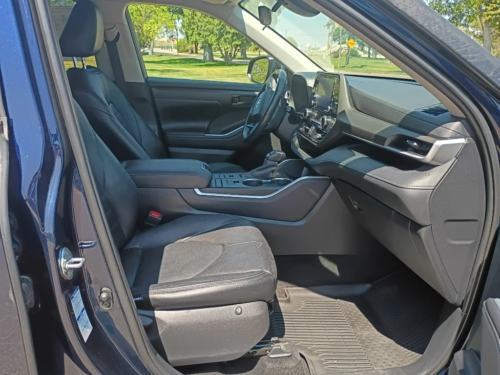 Used 2020 Blueprint Toyota LE image 10