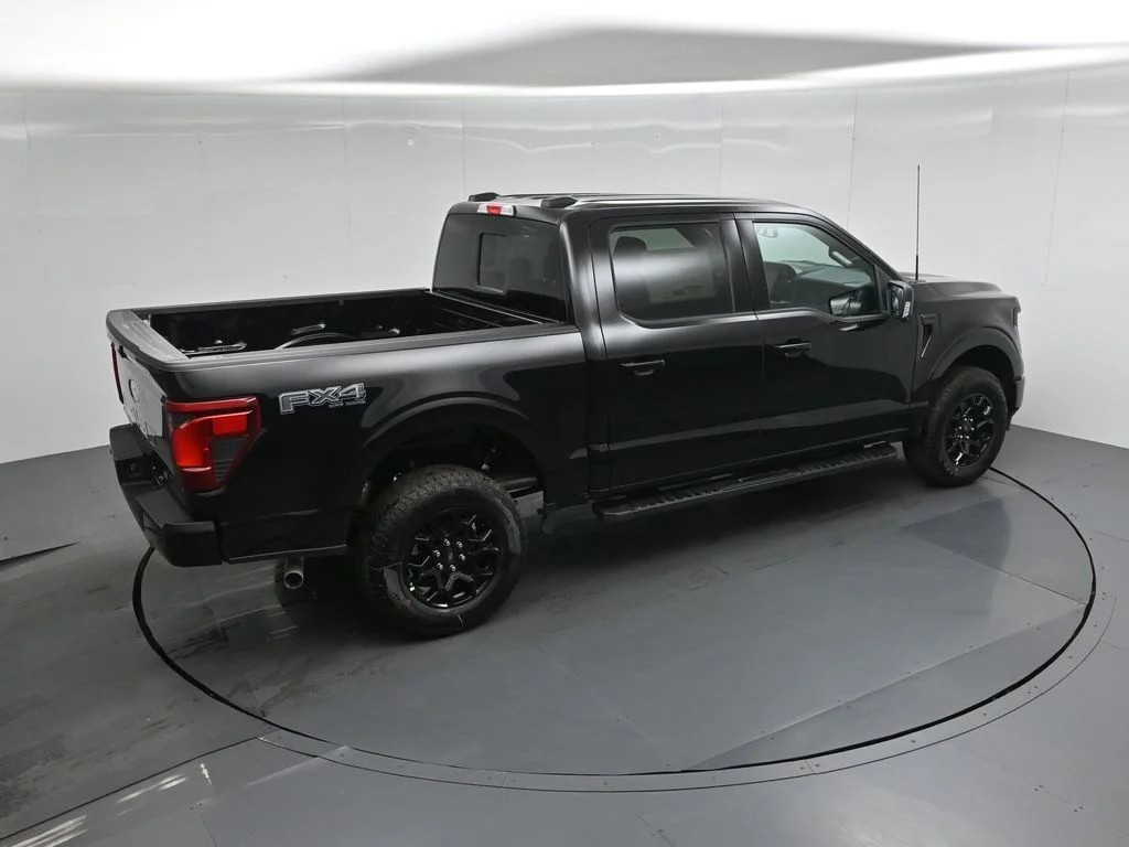 New 2026 Agate Black Metallic Ford XLT image 38