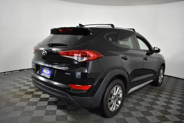 Used 2017 Black Hyundai SE Plus image 11