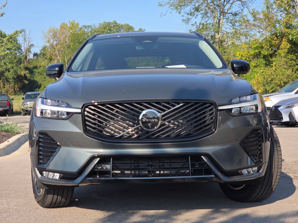 2026 Volvo XC60 Plus - Photo 3