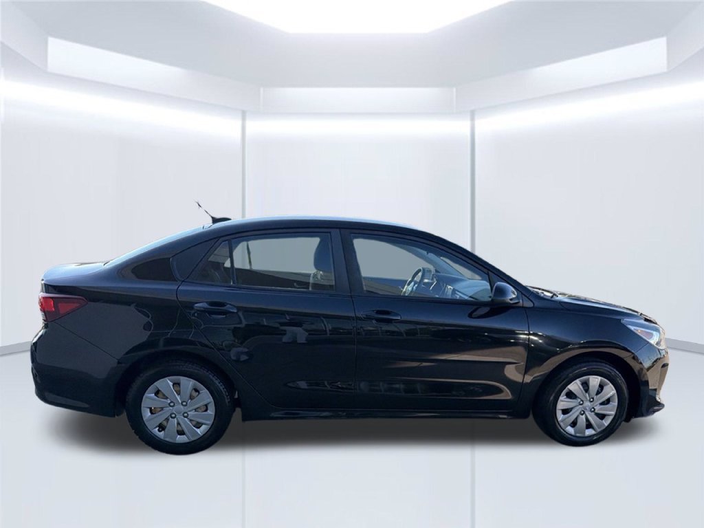 Used 2019 Black Kia S image 8