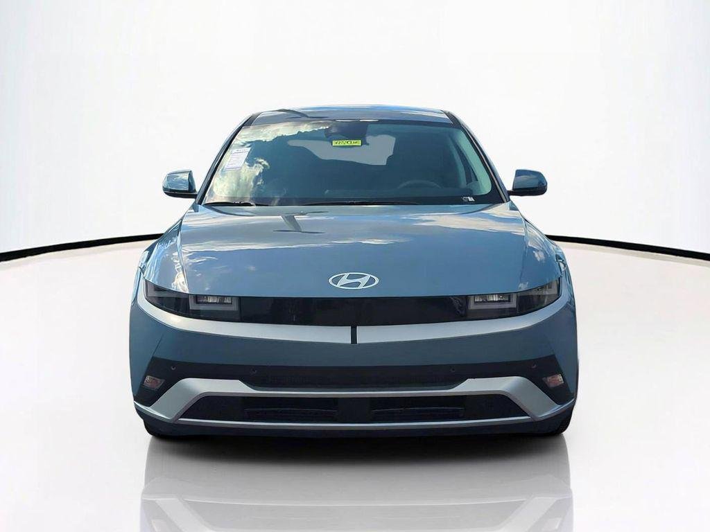 New 2027 Blue Hyundai SE image 3