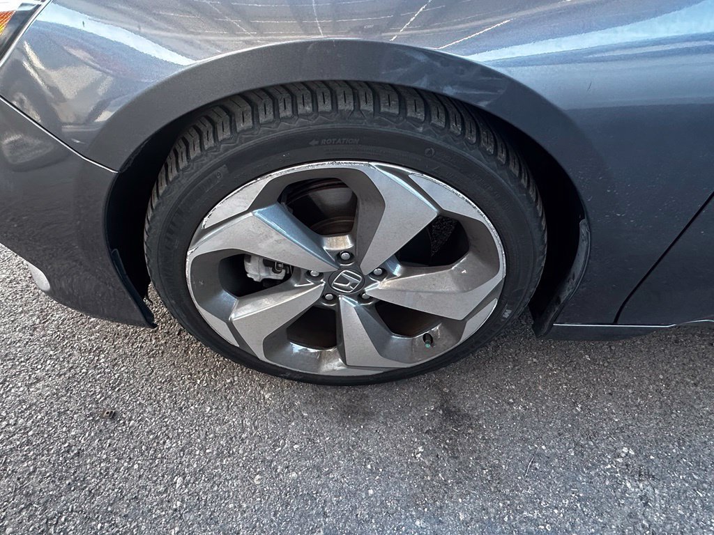 Used 2018 Modern Steel Metallic Honda Touring image 17