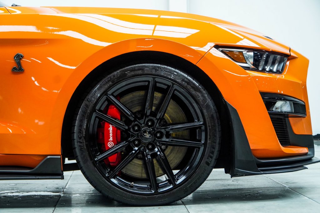 Used 2021 Orange Ford Shelby GT500 image 13