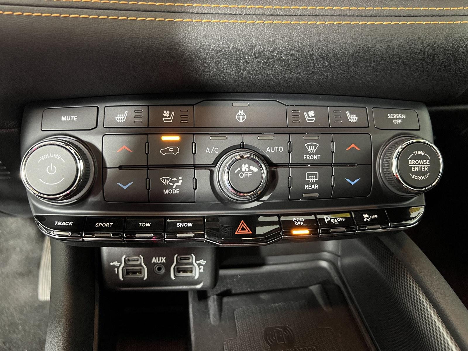 Used 2022 DB Black Clearcoat Dodge Orange Sport image 17