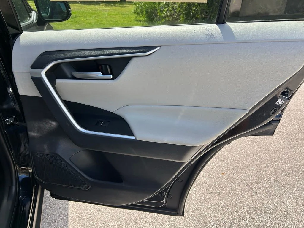 Certified Used 2019 Midnight Black Metallic Toyota XLE Premium image 45