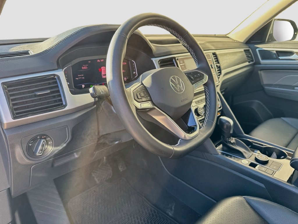 Used 2023  Volkswagen 3.6L V6 SE w/Technology image 9