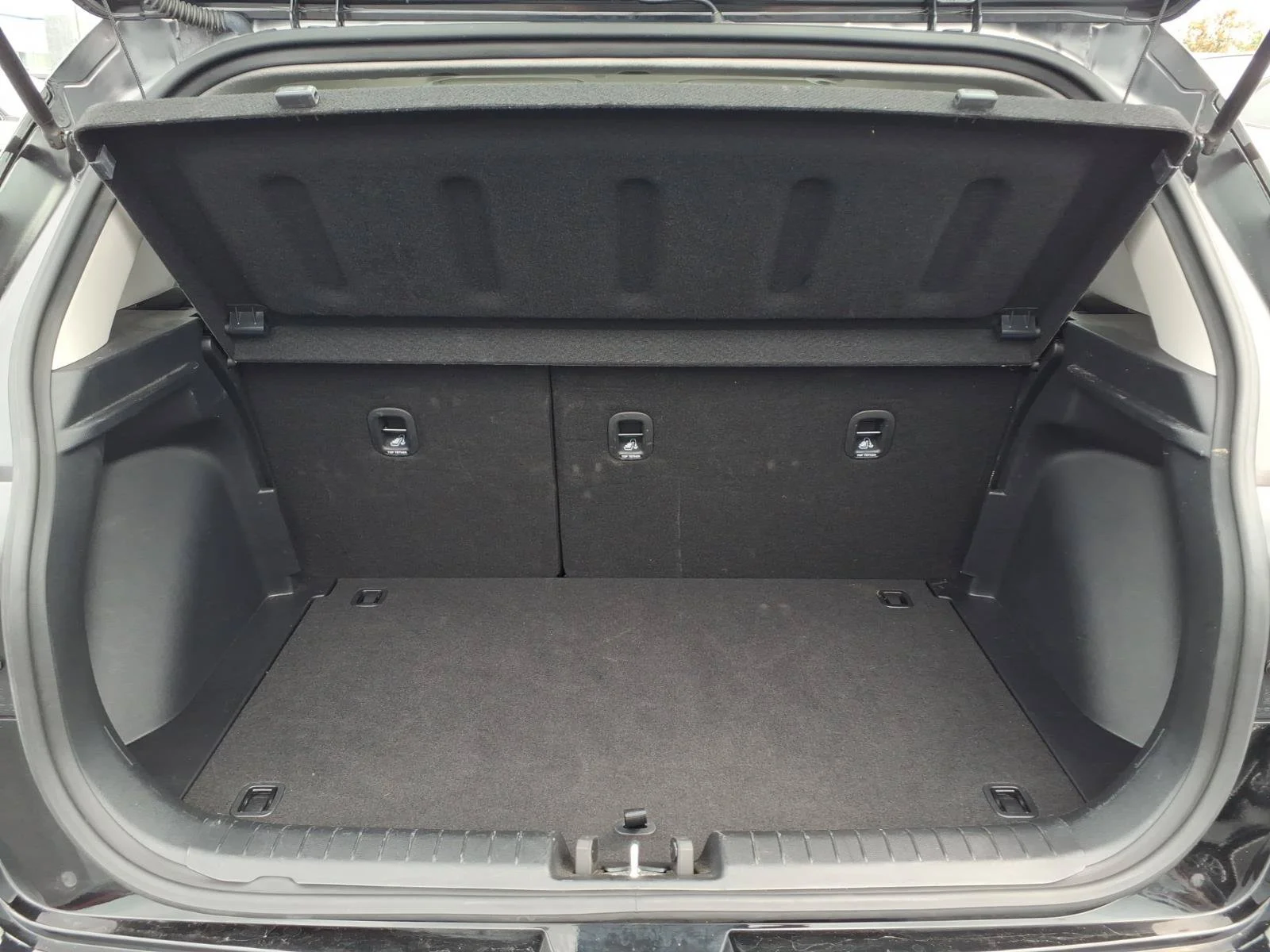 Used 2025 Onyx Black Hyundai SEL image 31