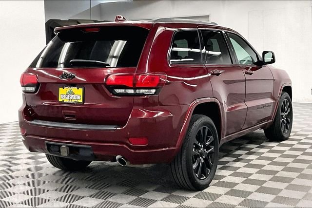 Used 2020 Velvet Red Pearlcoat Jeep Altitude image 13