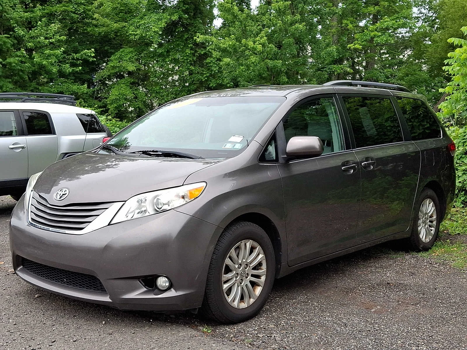 Used 2013 Predawn Gray Mica Toyota XLE AAS image 2