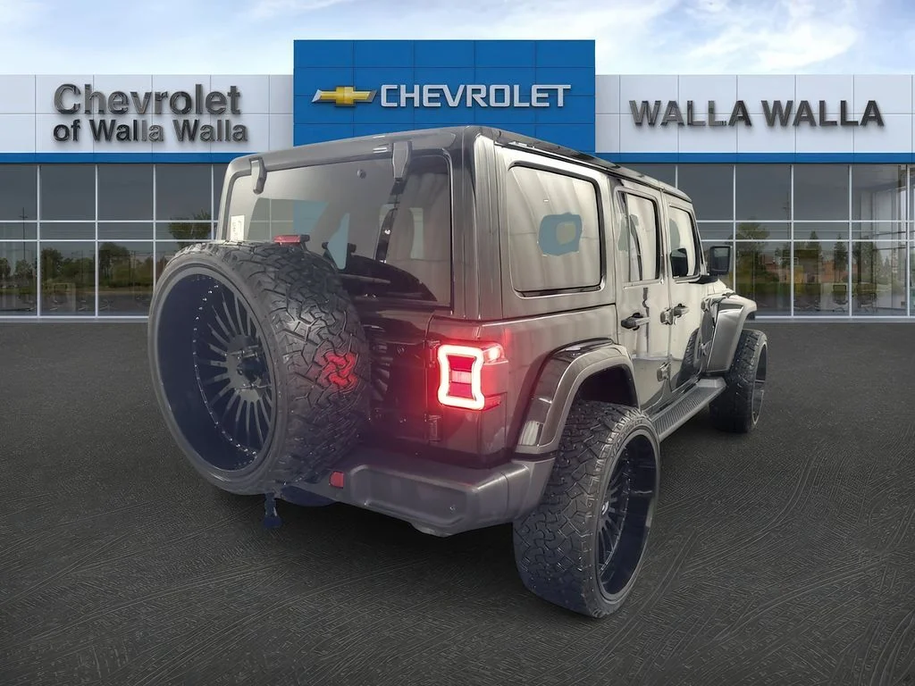 Used 2025 Black Jeep Sahara image 4