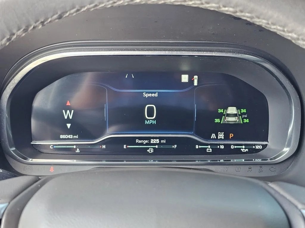 Used 2023 Summit White Chevrolet Z71 image 23