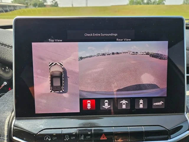 Used 2023 Gray Jeep Latitude image 20