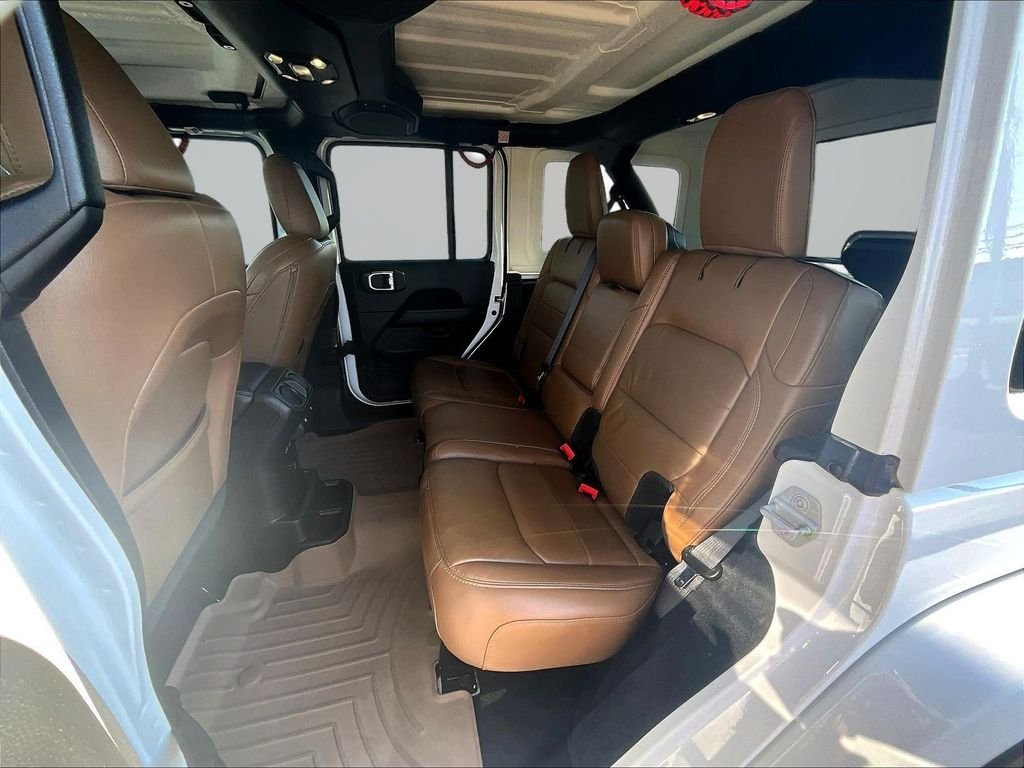Used 2022 White Jeep Unlimited Sahara image 25