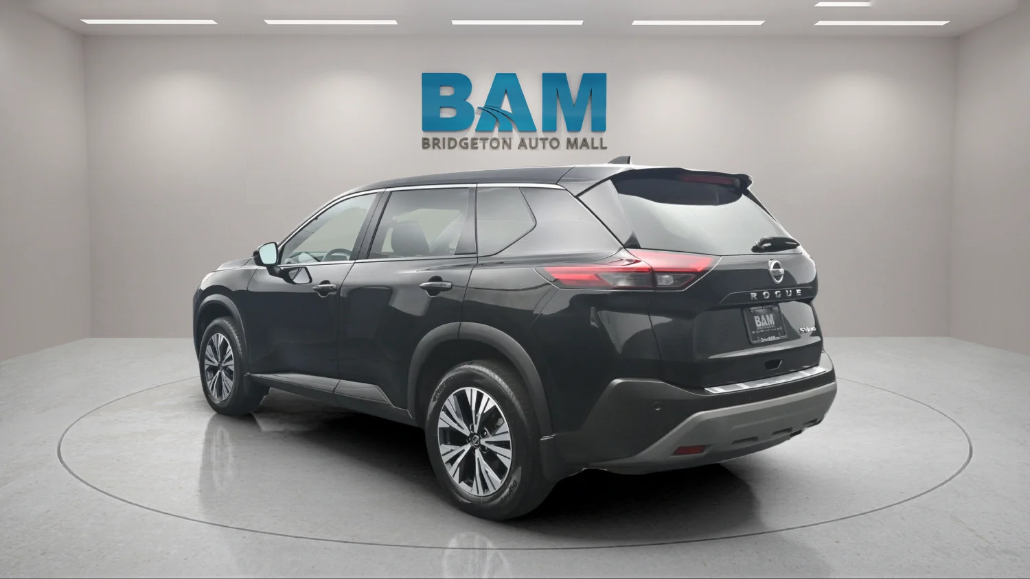 Used 2021 Black Nissan SV Intelligent AWD image 6