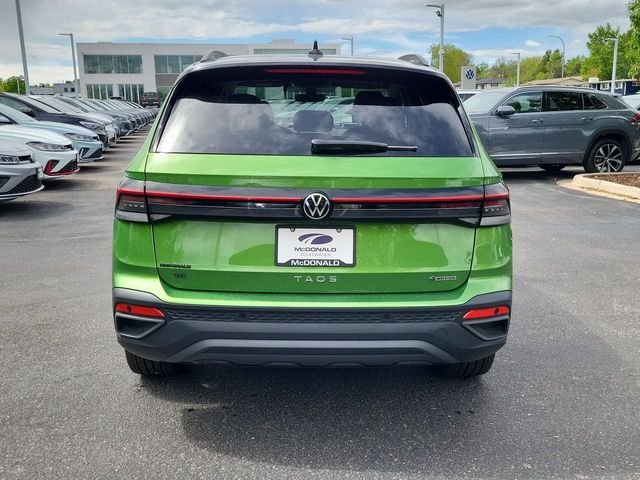 New 2026 Green Volkswagen 1.5T SE Black image 7
