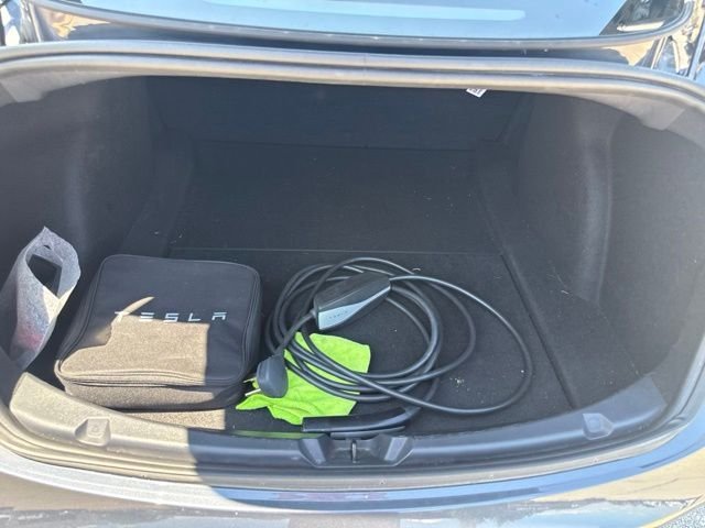 Used 2022  Tesla Performance image 10