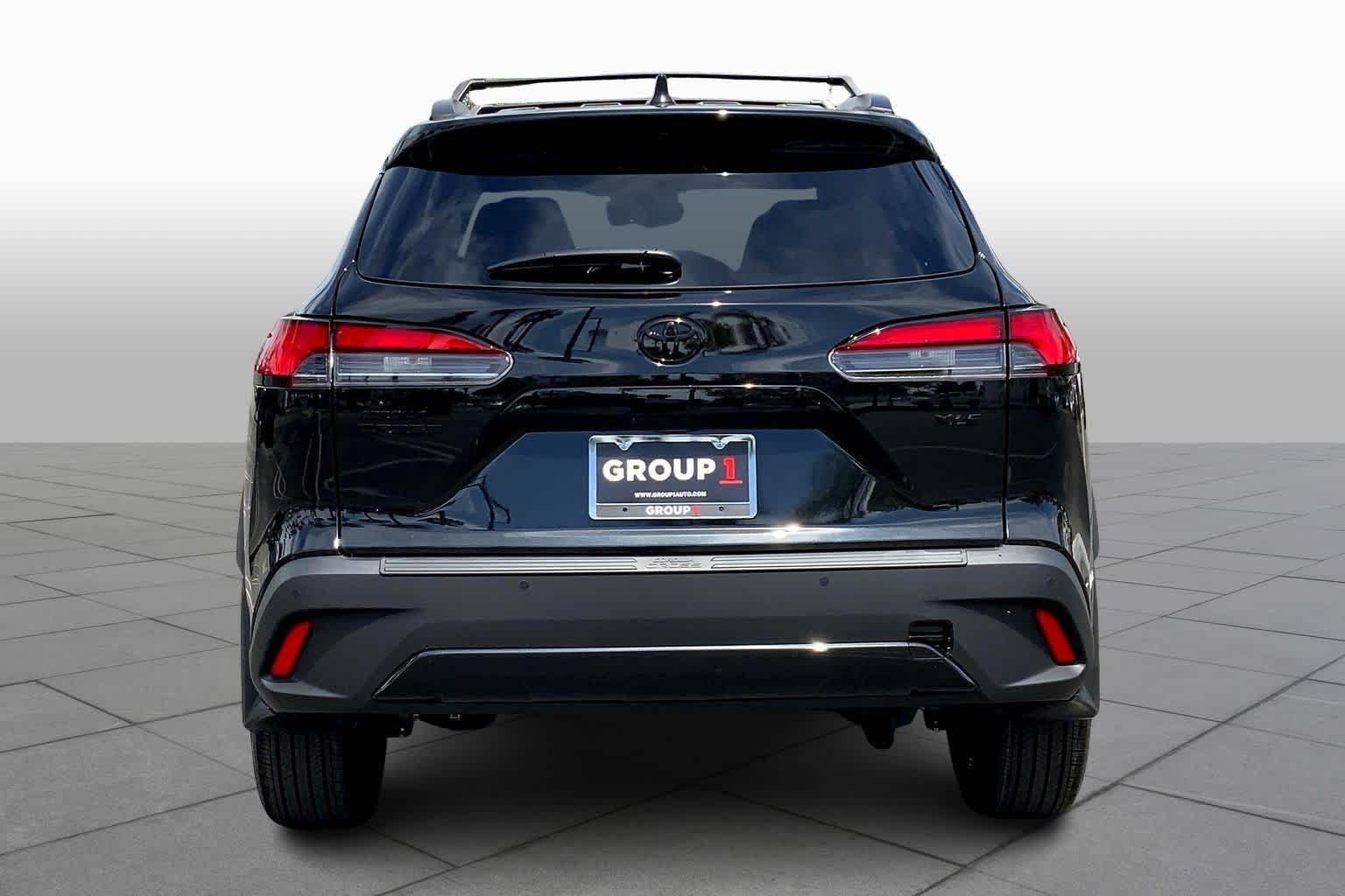 View vehicle photo 4