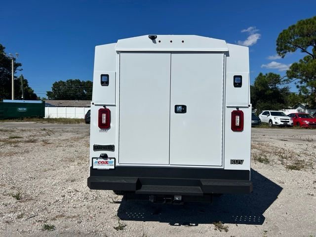 New 2025 Summit White Chevrolet 1WT image 4