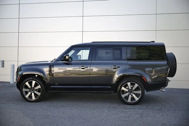 New 2026 Carpathian Grey Land Rover V8 image 4