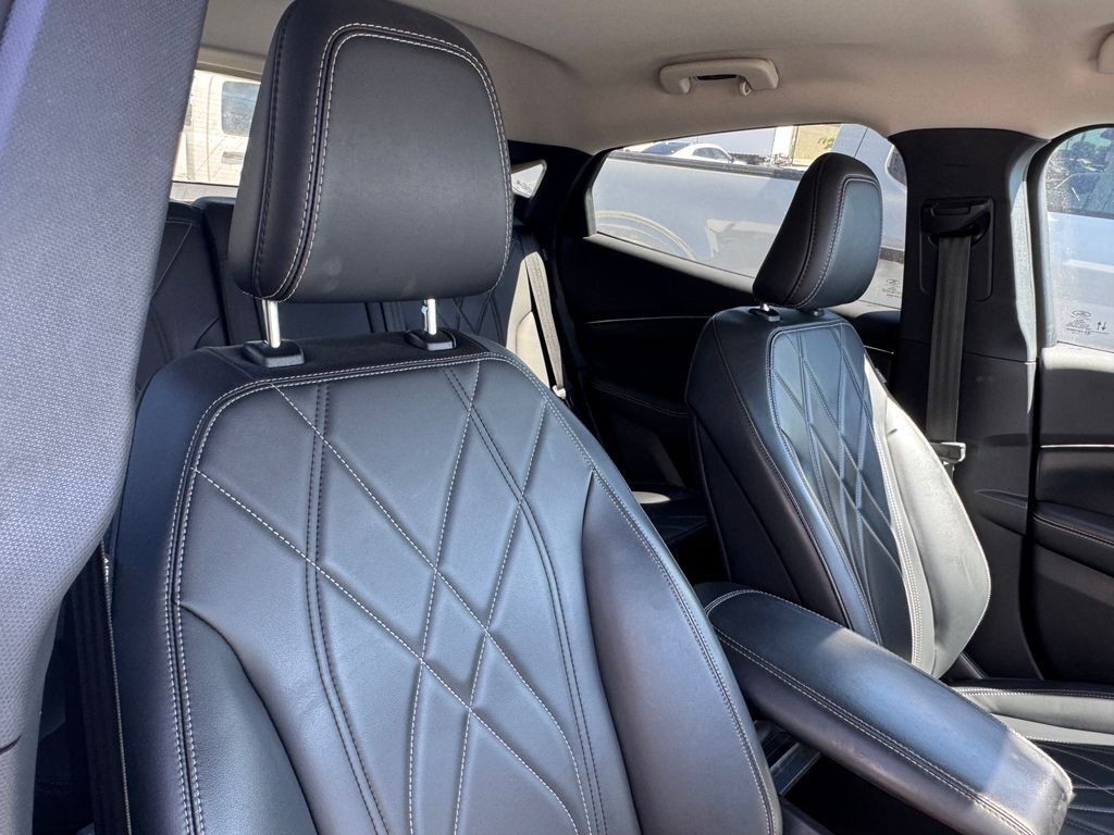 Used 2023 Gray Ford Select image 3