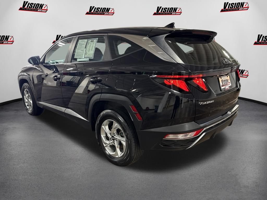 Used 2024 Black Hyundai SE image 3