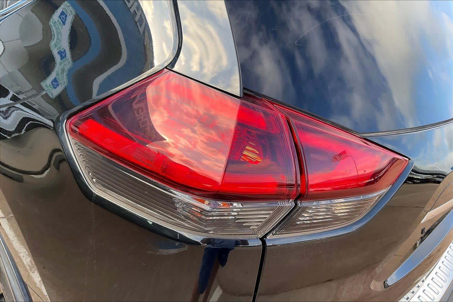 Used 2019 Magnetic Black Pearl Nissan S image 27