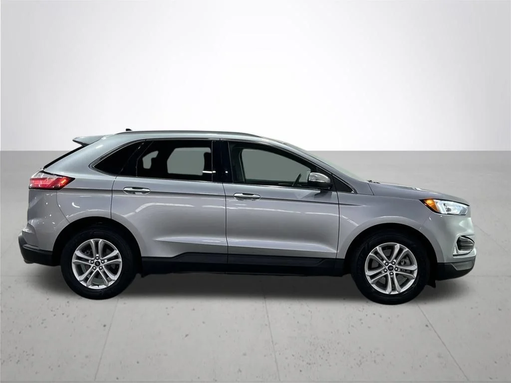 Used 2020 Silver Ford SEL image 9
