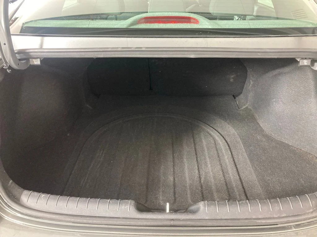 Used 2025 Gray Hyundai SEL Convenience image 22