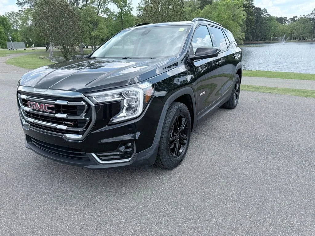 2023 GMC Terrain AT4 AWD's photo